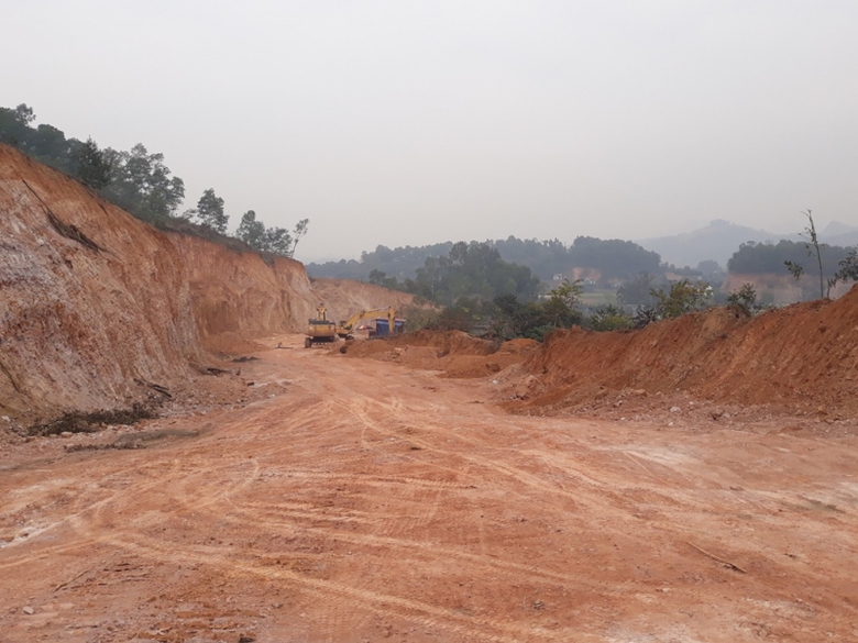 Người d&acirc;n phản &aacute;nh n&uacute;i Ni&ecirc;m Nội bị đ&agrave;o kho&eacute;t bất k