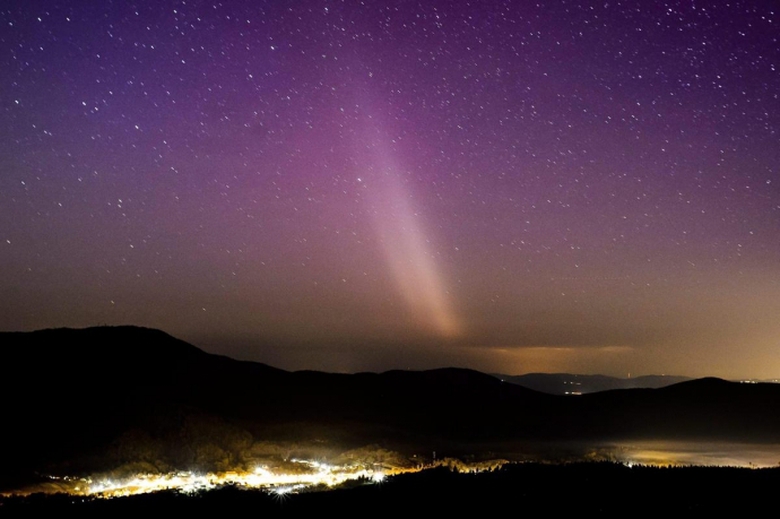 &Aacute;nh s&aacute;ng của hiện tượng Bắc Cực quang tr&ecirc;n bầu trờ