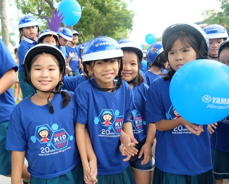 Ra đường nhớ đội mũ bảo hiểm các bạn nhé!