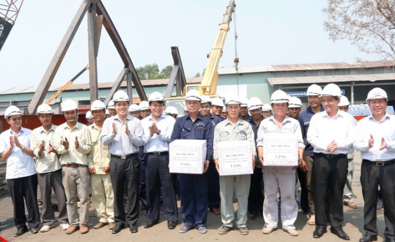 bo-truong-kiem-tra-tien-do-cau-ghenh-2