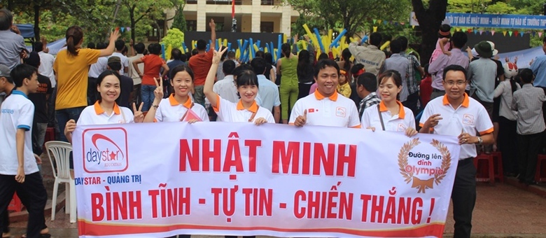 Doi- mua- co- vu- cau- be- Google- chinh- phuc- Du