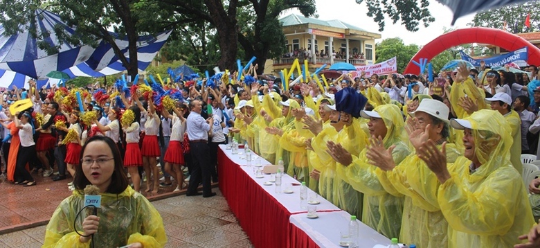 Doi- mua- co- vu- cau- be- Google- chinh- phuc- Du