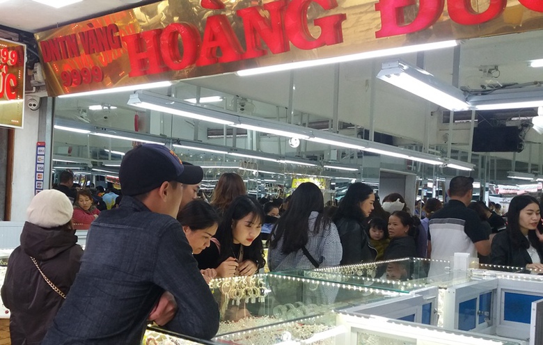 Cac- tiem- vang- Co- do-nhon- nhip- khach- ngay- V