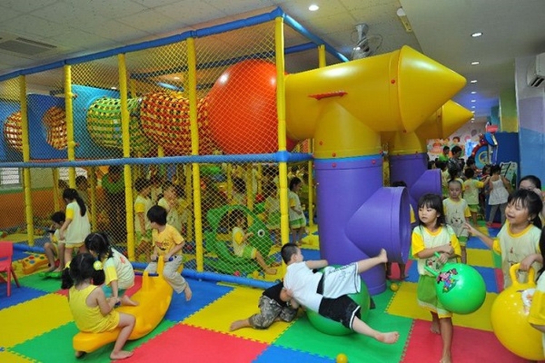 Khu vui chơi B&eacute; v&agrave; Bạn