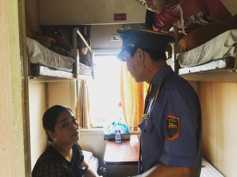 Nganh-duong-sat-ho-tro-hanh-khach-2