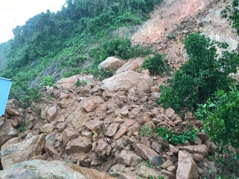 Sat-lo-nghiem-trong-duong-len-Son-Tra-6