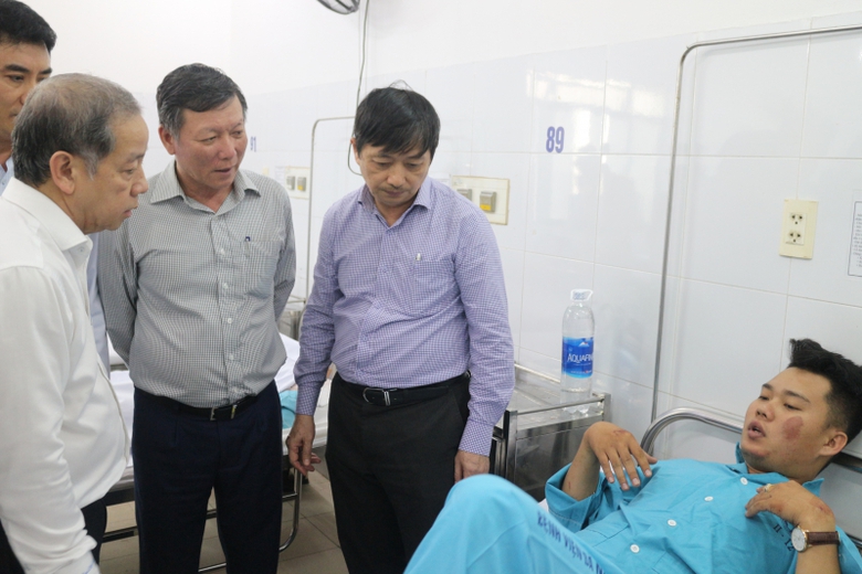 Chat-vat-tim-canh-tay-nan-nhan5