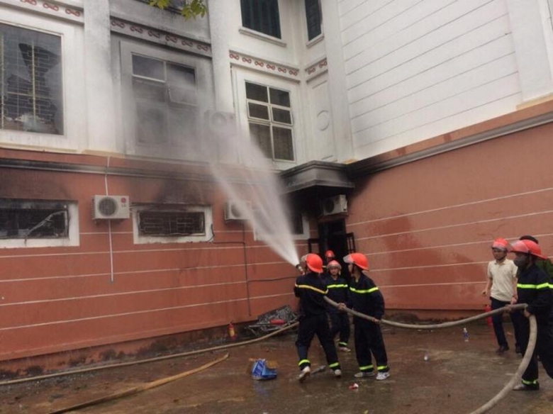 Si&ecirc;u- thị- bốc- ch&aacute;y -thiệt- hại- khoảng- 2 -tỷ- đ