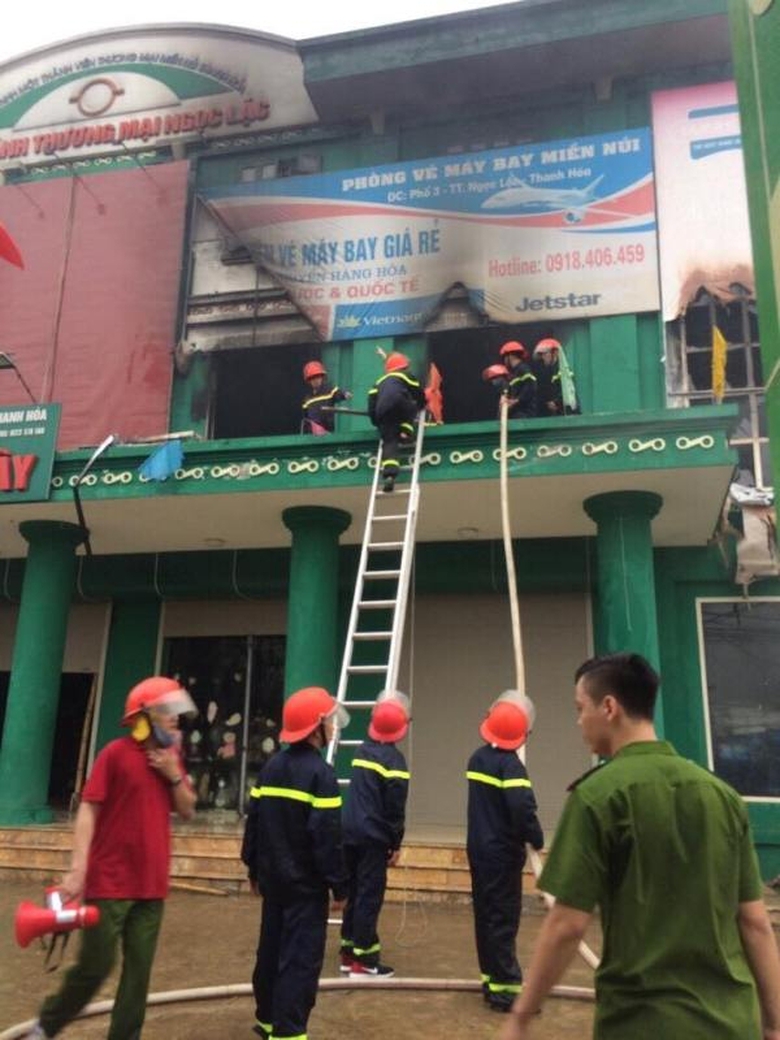 Si&ecirc;u- thị- bốc- ch&aacute;y -thiệt- hại- khoảng- 2 -tỷ- đ