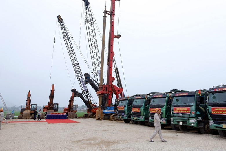 Khởi c&ocirc;ng dự &aacute;n đường nối cao tốc Bắc-Nam, Quốc lộ 1 đi cảng Nghi Sơn