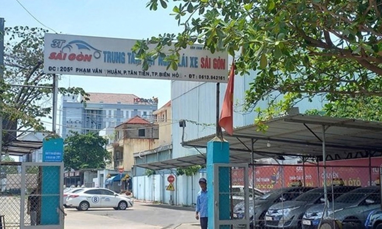 Bắt Ph&oacute; Gi&aacute;m đốc Sở Giao th&ocirc;ng vận tải tỉnh Đồng Nai v&agrave; nhiều người li&ecirc;n quan trong vụ &ldquo;Trung t&acirc;m dạy nghề l&aacute;i xe S&agrave;i G&ograve;n&rdquo;