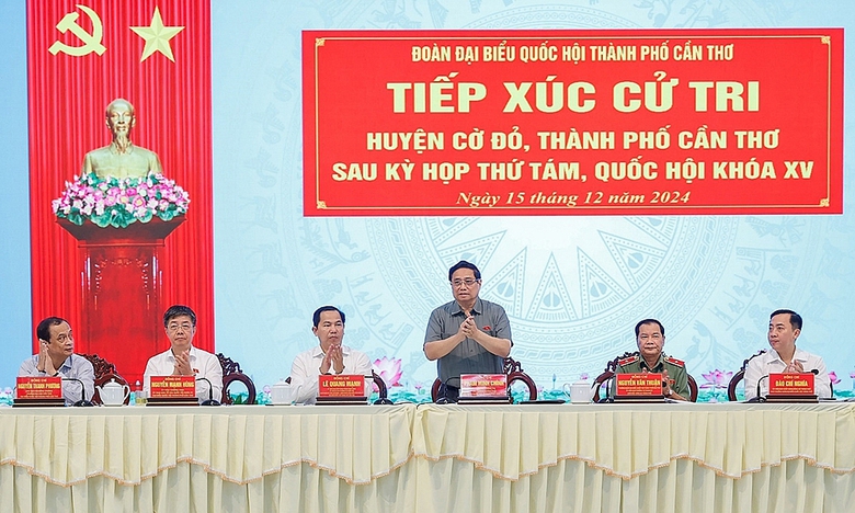 Thủ tướng Phạm Minh Ch&iacute;nh tiếp x&uacute;c cử tri th&agrave;nh phố Cần Thơ