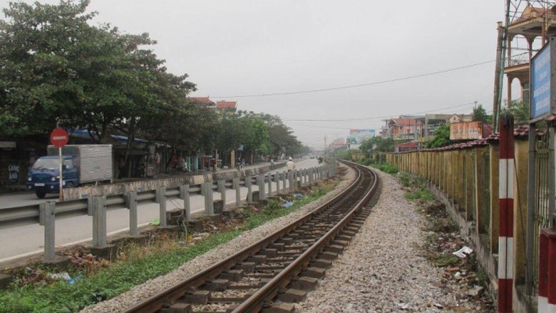 Hai năm, x&oacute;a hơn 500 lối đi tự mở qua đường sắt