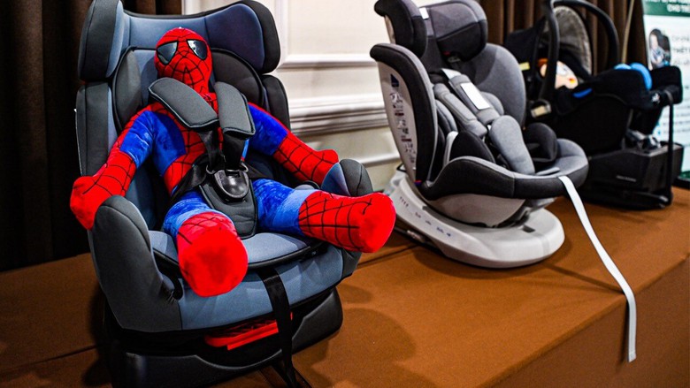 Cần sớm c&oacute; quy định về thiết bị an to&agrave;n cho trẻ em khi ngồi tr&ecirc;n &ocirc; t&ocirc;