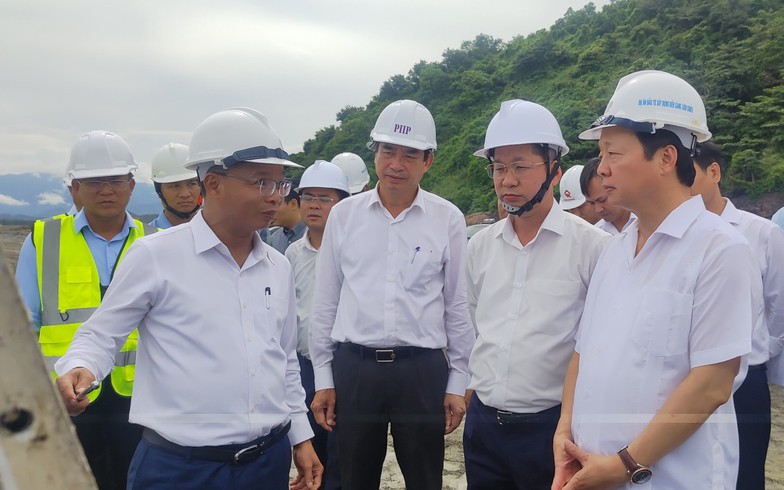 Phó thủ tướng Trần Hồng Hà kiểm tra dự án cảng Liên Chiểu