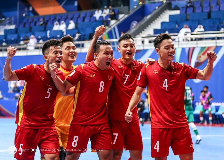 Trút &quot;mưa&quot; bàn thắng vào lưới Hàn Quốc, Việt Nam lấy vé dự VCK futsal châu Á 2024  - Ảnh 1.