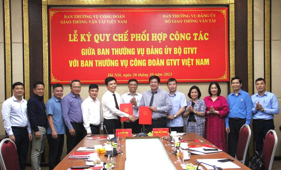 Tăng cường phối hợp công tác giữa Đảng ủy Bộ GTVT và Công đoàn GTVT Việt Nam - Ảnh 1.