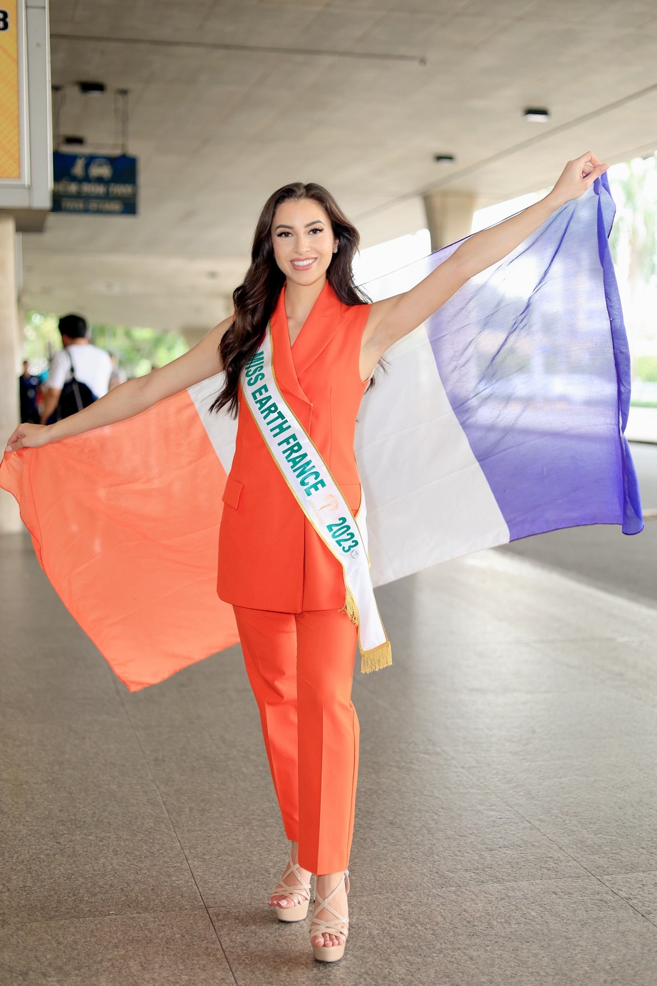 Dàn hoa hậu quốc tế mặc áo dài, đổ bộ vào Việt Nam dự thi Miss Earth 2023 - Ảnh 16.