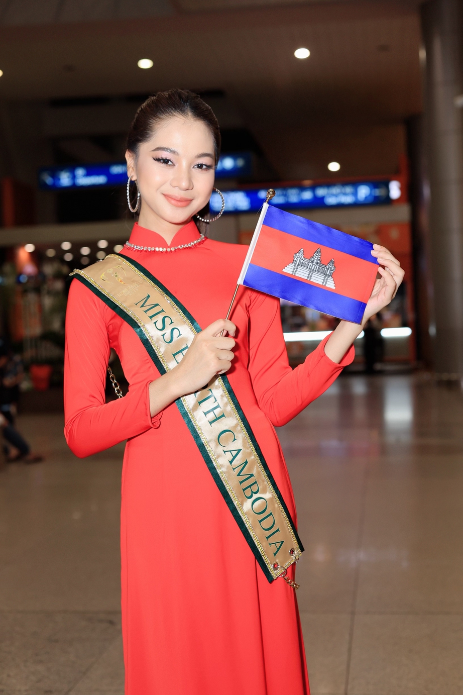 Dàn hoa hậu quốc tế mặc áo dài, đổ bộ vào Việt Nam dự thi Miss Earth 2023 - Ảnh 7.
