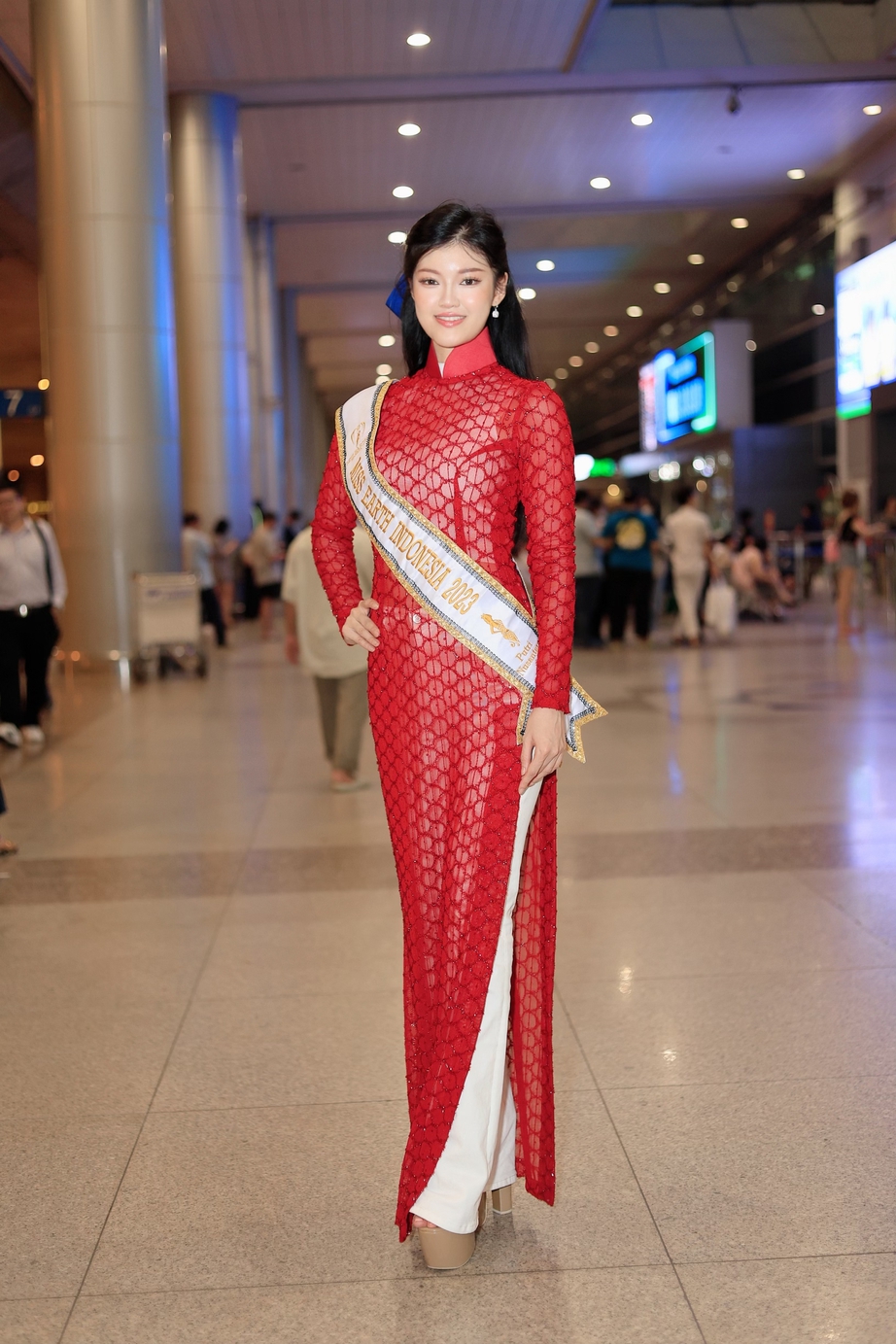 Dàn hoa hậu quốc tế mặc áo dài, đổ bộ vào Việt Nam dự thi Miss Earth 2023 - Ảnh 5.