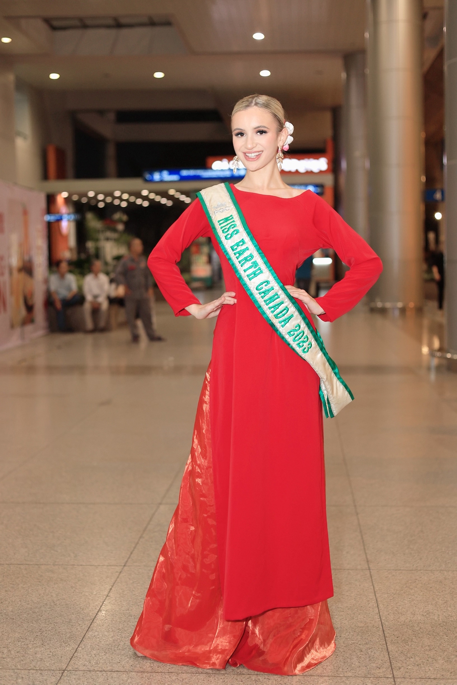 Dàn hoa hậu quốc tế mặc áo dài, đổ bộ vào Việt Nam dự thi Miss Earth 2023 - Ảnh 8.