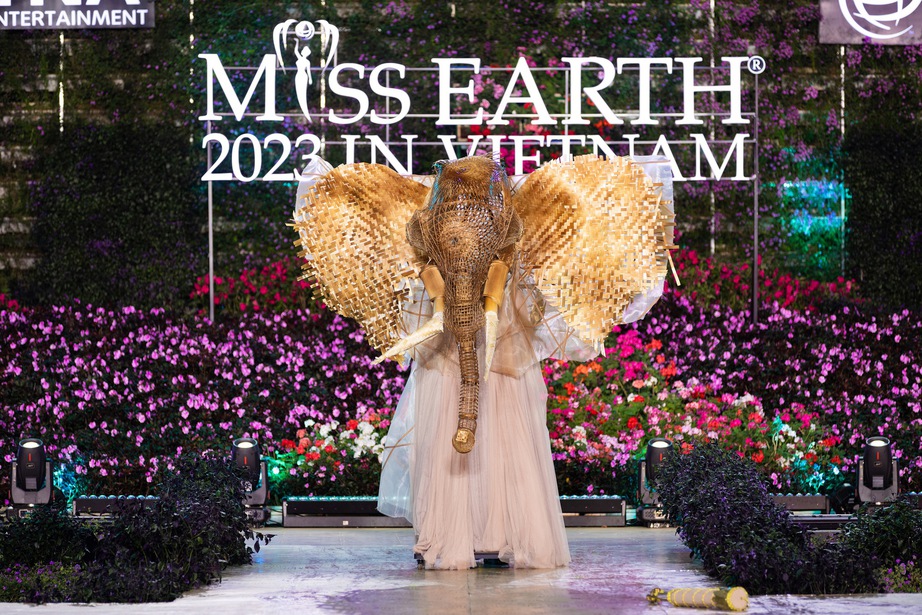 Hoa hậu Lan Anh mang trang phục “Nữ Vương” làm từ tre, nứa đến Miss Earth 2023 - Ảnh 5.