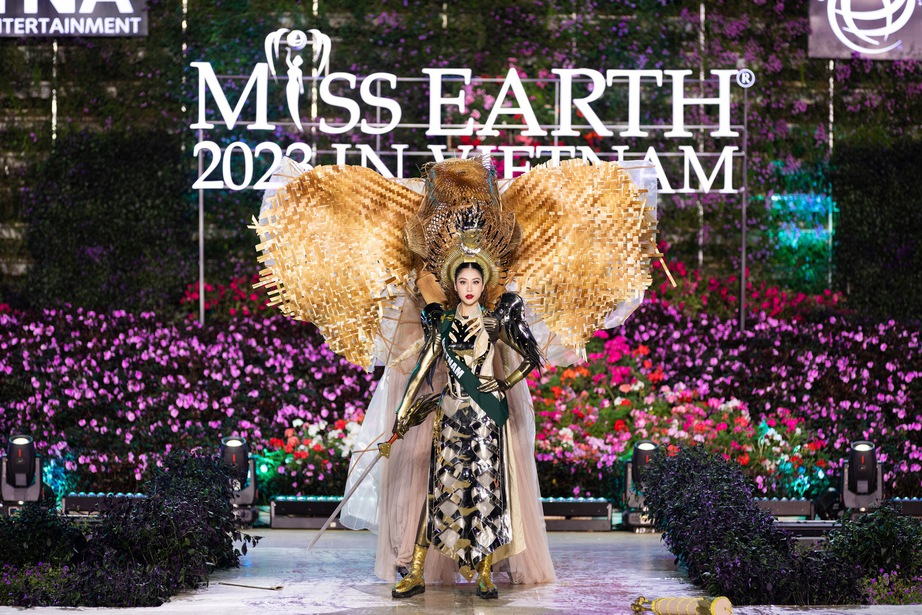 Hoa hậu Lan Anh mang trang phục “Nữ Vương” làm từ tre, nứa đến Miss Earth 2023 - Ảnh 4.