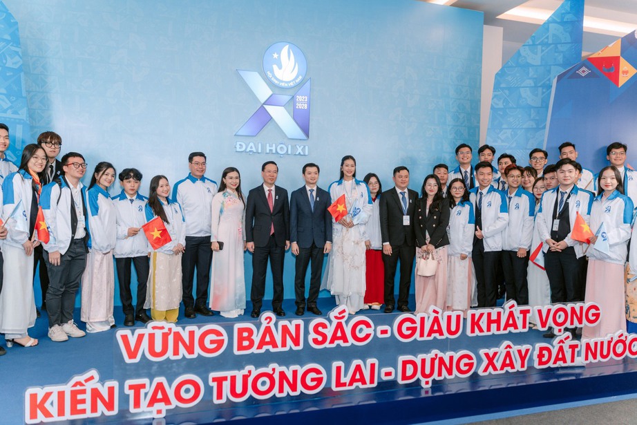 Lương Thùy Linh đội mưa gió làm từ thiện ở vùng cao, Thiên Ân tham dự Đại hội Sinh viên - Ảnh 9.