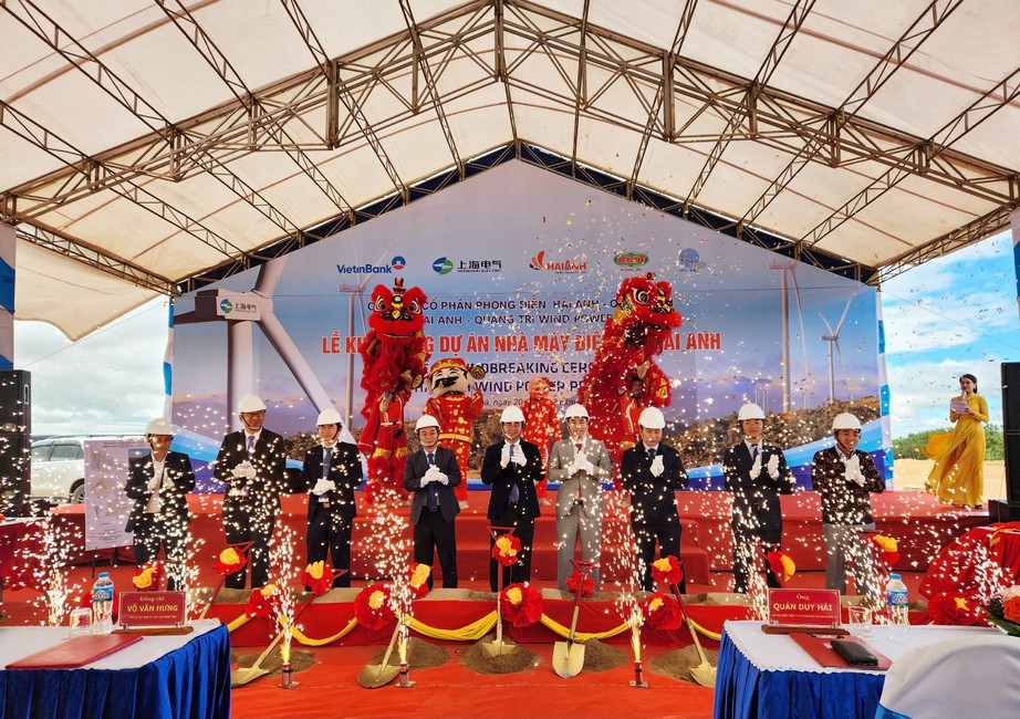 Khởi công nhà máy điện gió hơn 1.500 tỷ đồng ở huyện miền núi Quảng Trị - Ảnh 1.