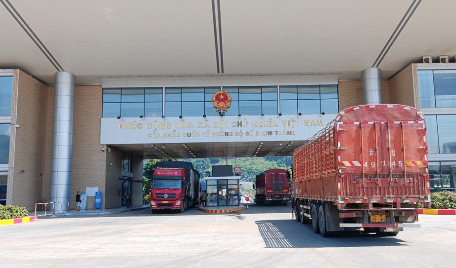 Lào Cai: Kim ngạch xuất khẩu qua cửa khẩu Kim Thành tăng 205% - Ảnh 1.