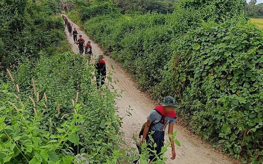Sẽ có tới 800 công dân Việt Nam mắc kẹt ở Myanmar được đưa về nước - Ảnh 2.