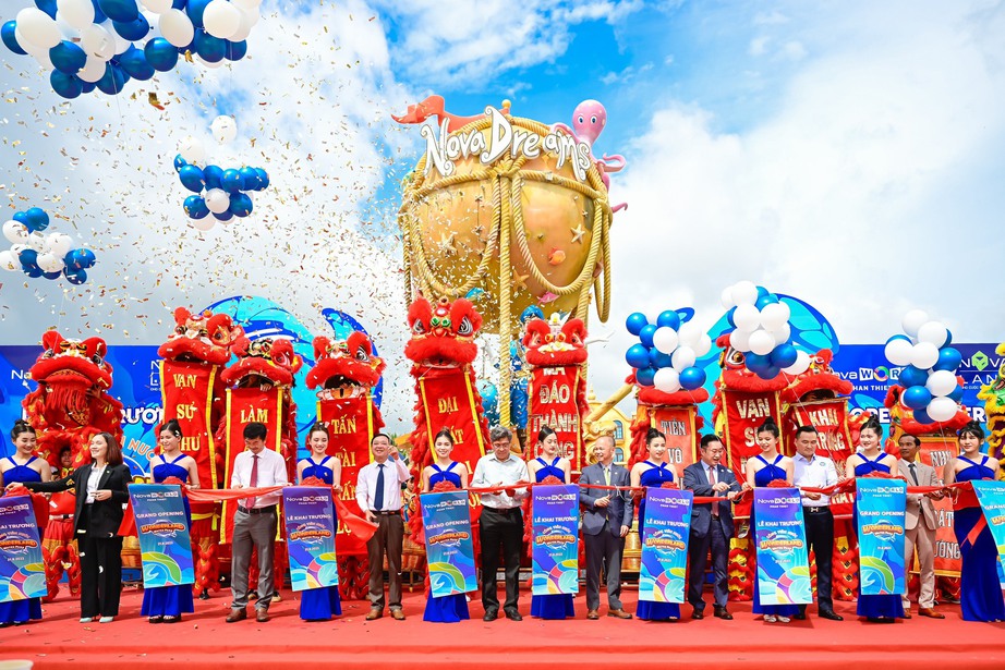 Bình Thuận bắn pháo hoa, khai trương công viên nước 7ha mừng lễ 2/9 - Ảnh 1.