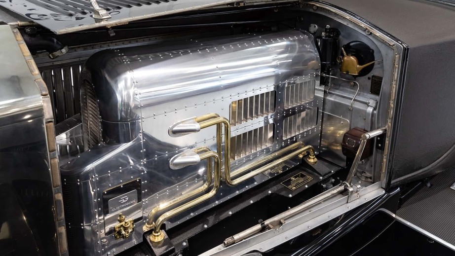 Chuyển đổi thành công xe Rolls-Royce Phantom đời 1929 thành xe điện - Ảnh 2.