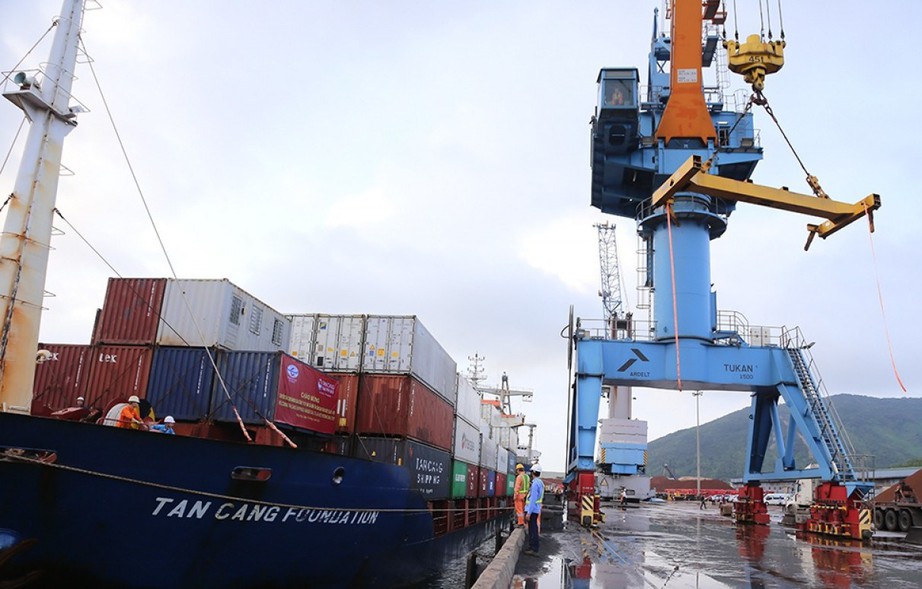 Một số cảng biển có thể được áp giá bốc dỡ container thấp hơn quy định - Ảnh 1.