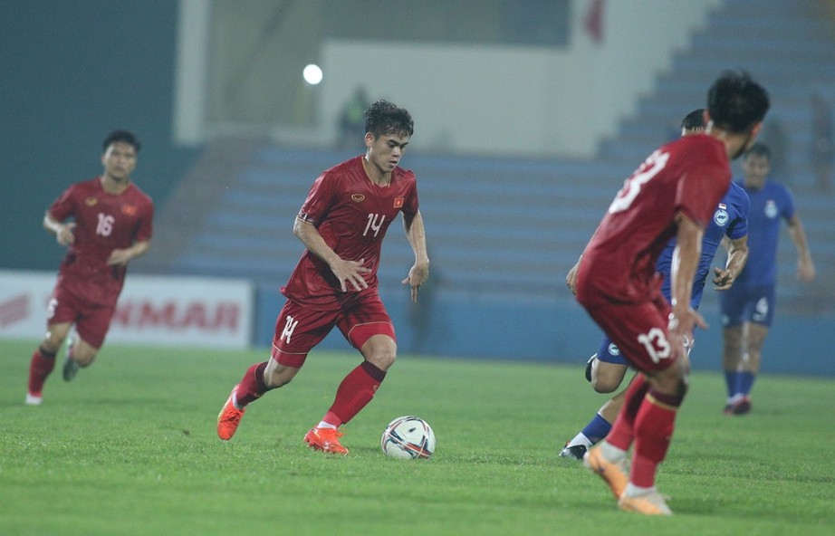 Vòng loại U23 châu Á: Việt Nam bất ngờ bị Singapore cầm chân  - Ảnh 1.