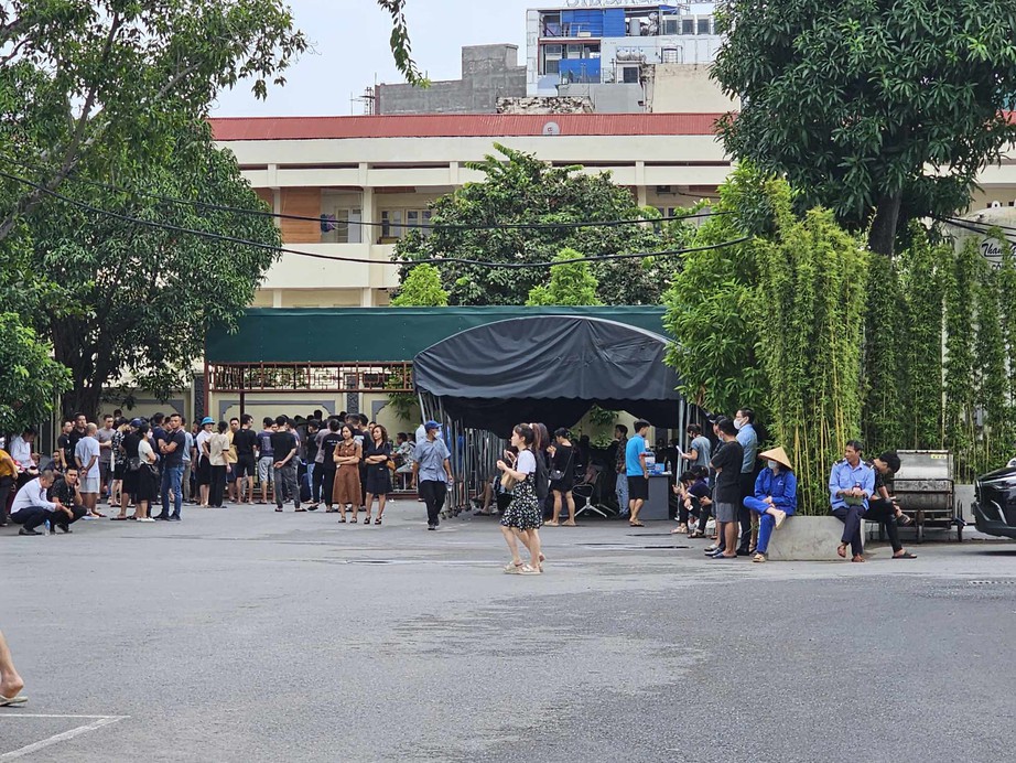 Vụ cháy chung cư mini ở Hà Nội: Đi tìm phép màu ở 3 bệnh viện - Ảnh 2.