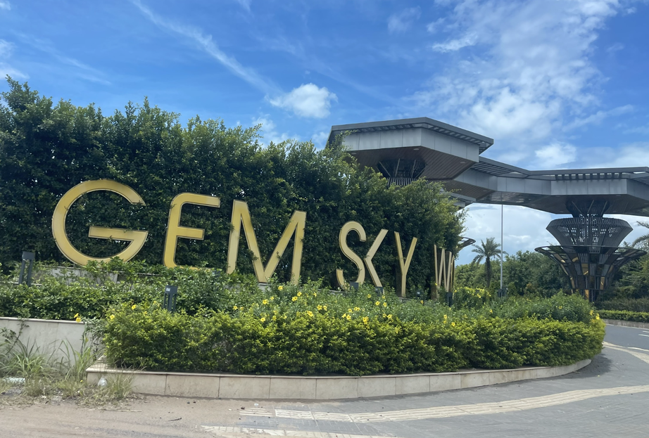 Chủ dự án Gem Sky World gặp gỡ 100 khách hàng và đưa ra nhiều hứa hẹn - Ảnh 1.