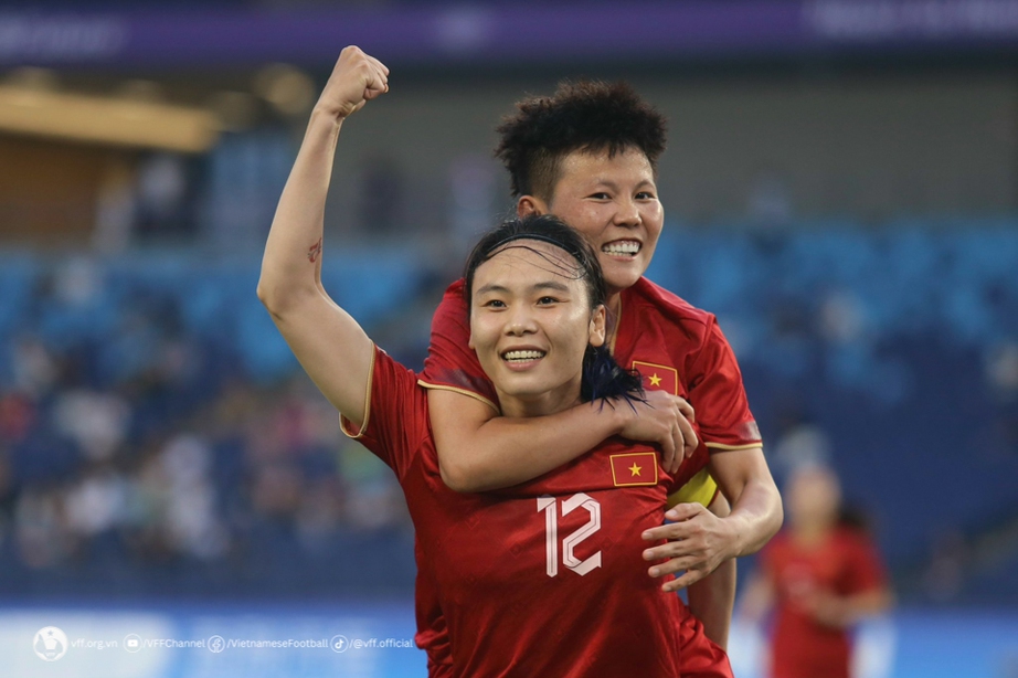 Trút mưa bàn thắng vào lưới Bangladesh, tuyển nữ Việt Nam được trọng thưởng - Ảnh 1.