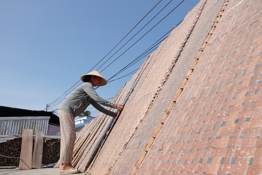 Cuộc sống bình yên trong làng bánh tráng 200 tuổi ở Cần Thơ - Ảnh 5.