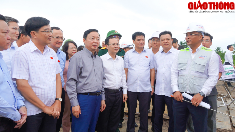 Phó thủ tướng Trần Hồng Hà: Phải kiểm tra cao độ của cao tốc và nước lũ - Ảnh 2.