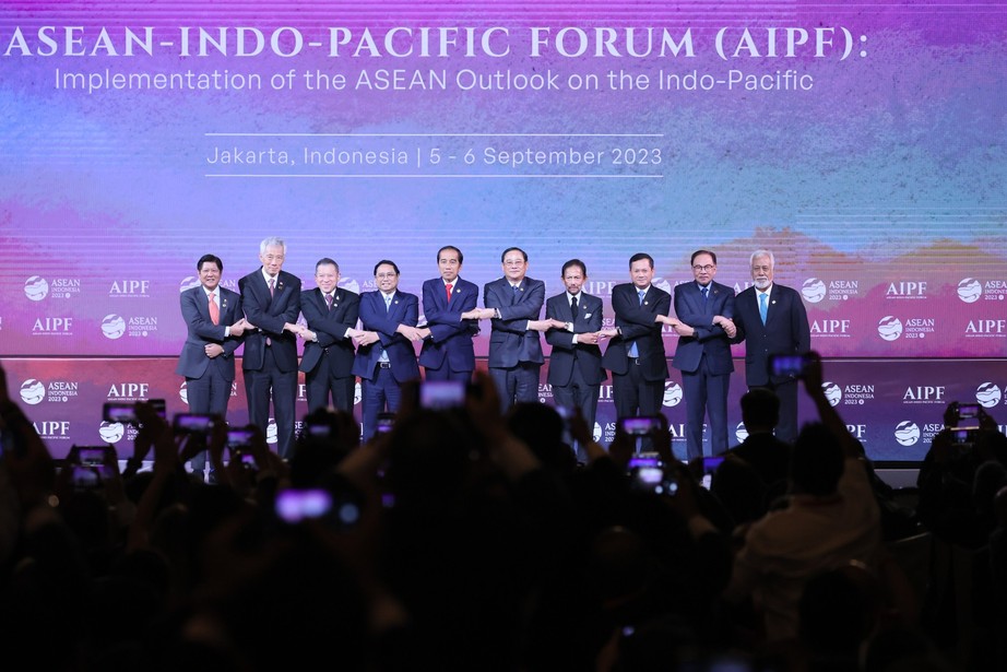Thủ tướng: Tự cường và đoàn kết để các đối tác tôn trọng vai trò trung tâm của ASEAN - Ảnh 2.