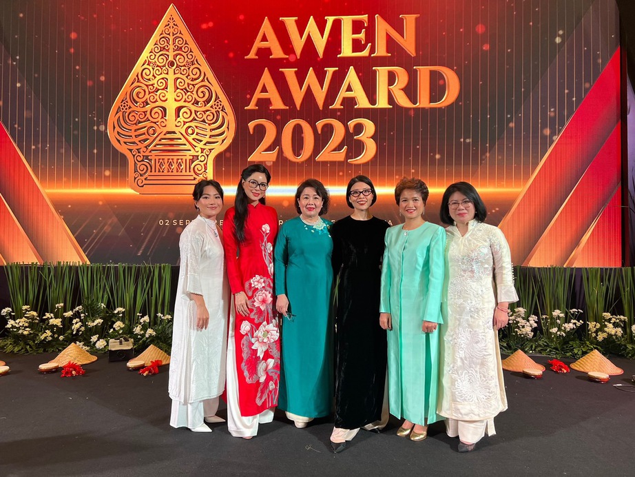 Tổng Giám đốc IPPG, bà Lê Hồng Thuỷ Tiên được ASEAN – AWEN AWARD 2023 vinh danh - Ảnh 1.