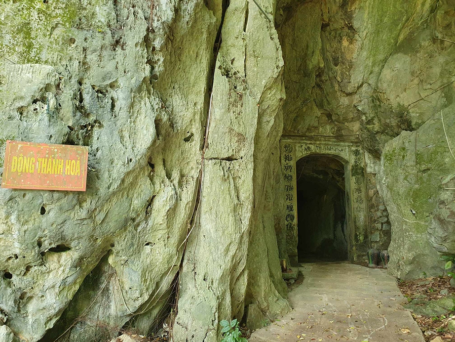 Kỳ bí ngôi chùa chứa kho cổ vật dưới chân núi Nhẫm Dương - Ảnh 3.