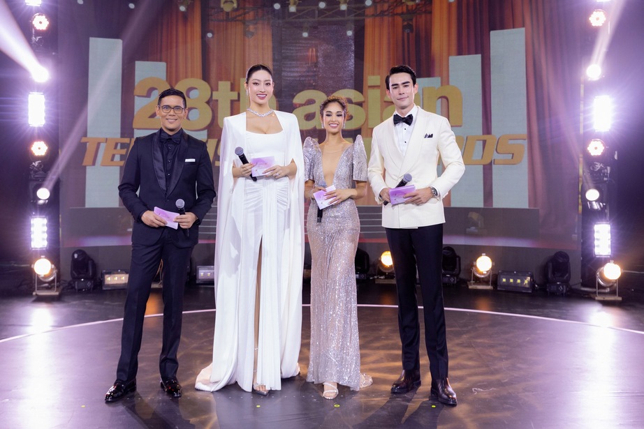 Nàng hậu Lương Thùy Linh làm host tại Asian Television Awards- Ảnh 1.