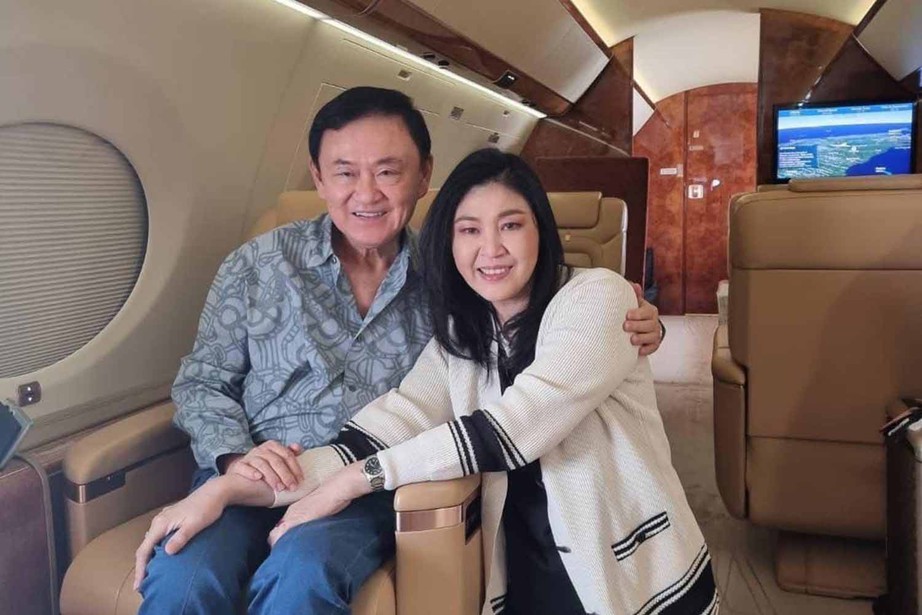 Ông Thaksin và em gái là bà Yingluck Shinawatra đều từng là thủ tướng Thái Lan và đều bị phế truất sau đảo chính