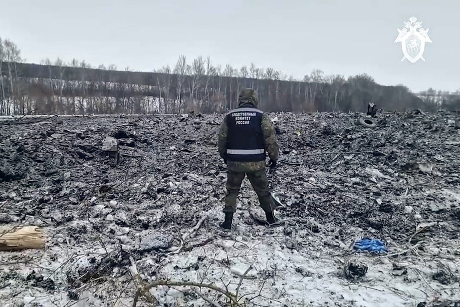 Ukraine đề nghị Nga cung cấp hình ảnh thi thể tù nhân trong vụ rơi máy bay- Ảnh 1.