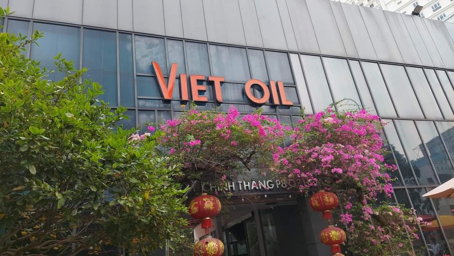Xuyên Việt Oil và Hải Hà Petro bị dừng thông quan xăng dầu - Ảnh 1.