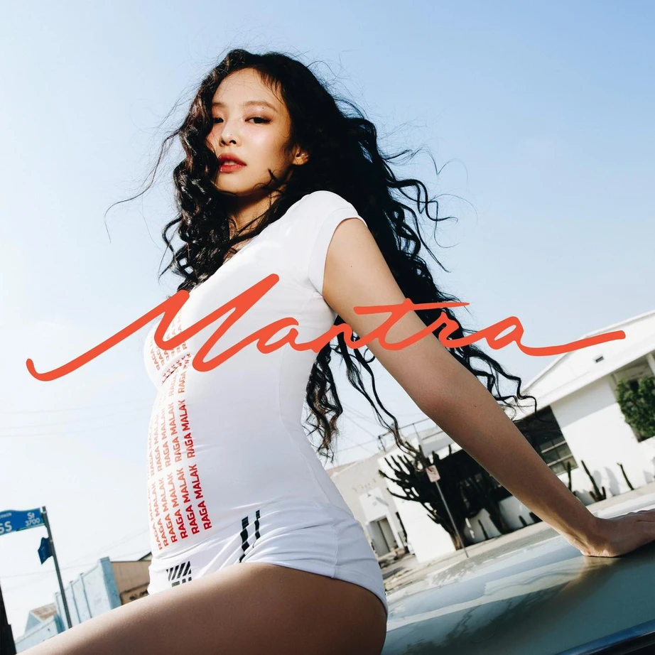 MV "Mantra" gây sốt toàn cầu, Jennie (BlackPink) thay đổi phong cách- Ảnh 1.