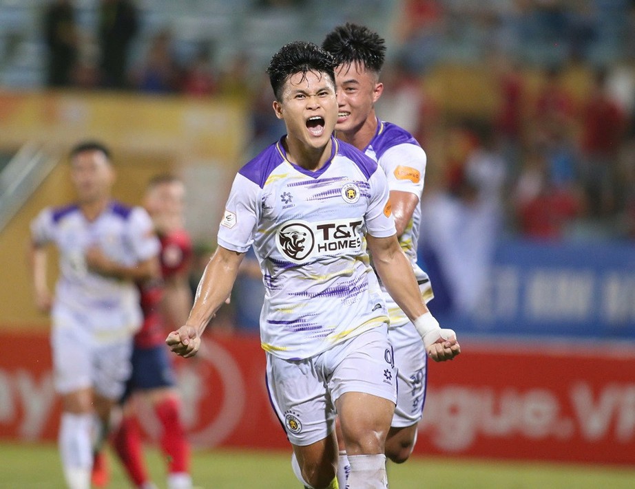 V-League: Tuấn Hải ghi bàn phút 90+14, Hà Nội FC "cưa" điểm với CAHN - Ảnh 1.