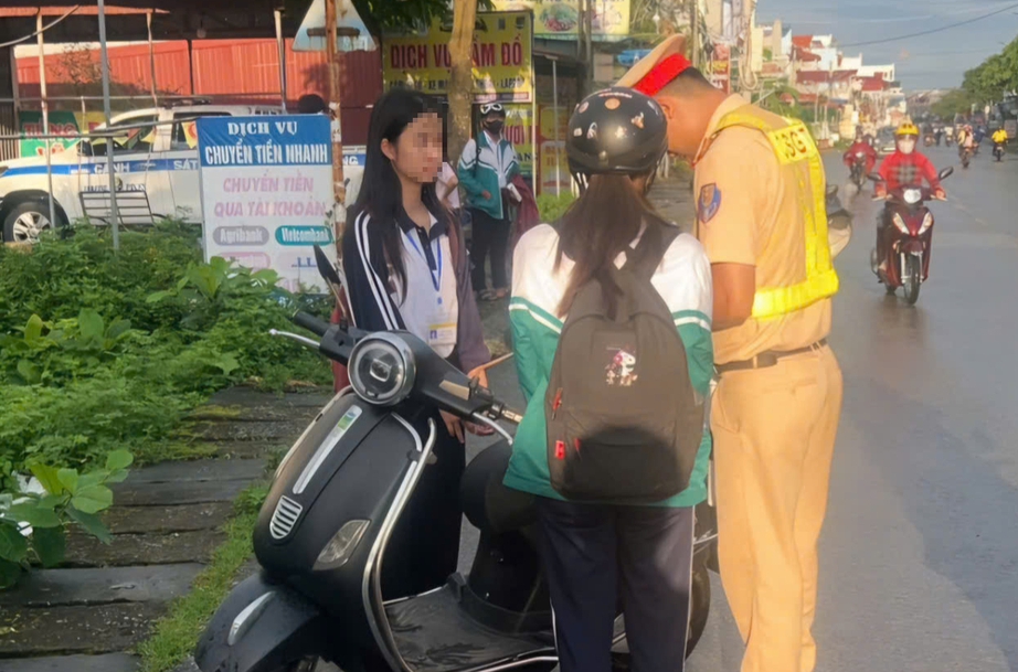 Gia tăng TNGT liên quan học sinh, Nam Định ngăn chặn hành vi giao xe tùy tiện- Ảnh 2.